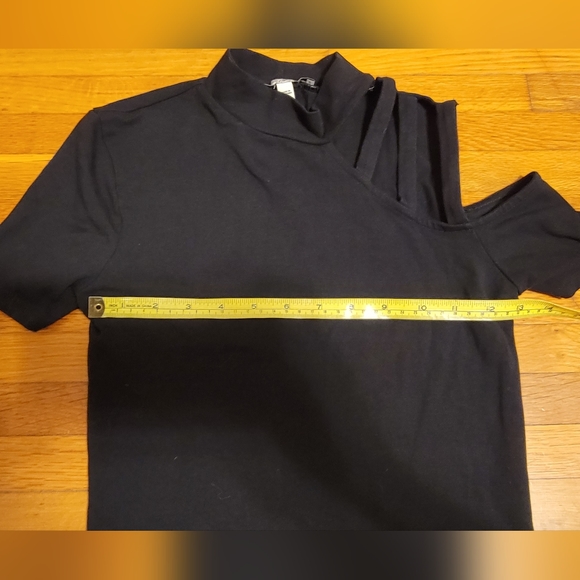 Like New Y2K Express Cut Out Shoulder Baby Tee - Picture 2 of 3